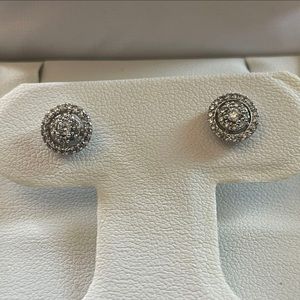 Diamond studs
